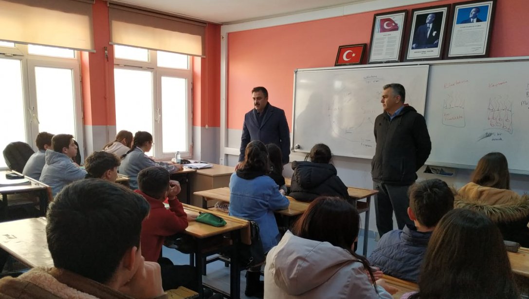 İlçe Milli Eğitim Müdürü  Hafız Orhan Aygün, 2. Dönem İlk Ders Zilini Çaldı